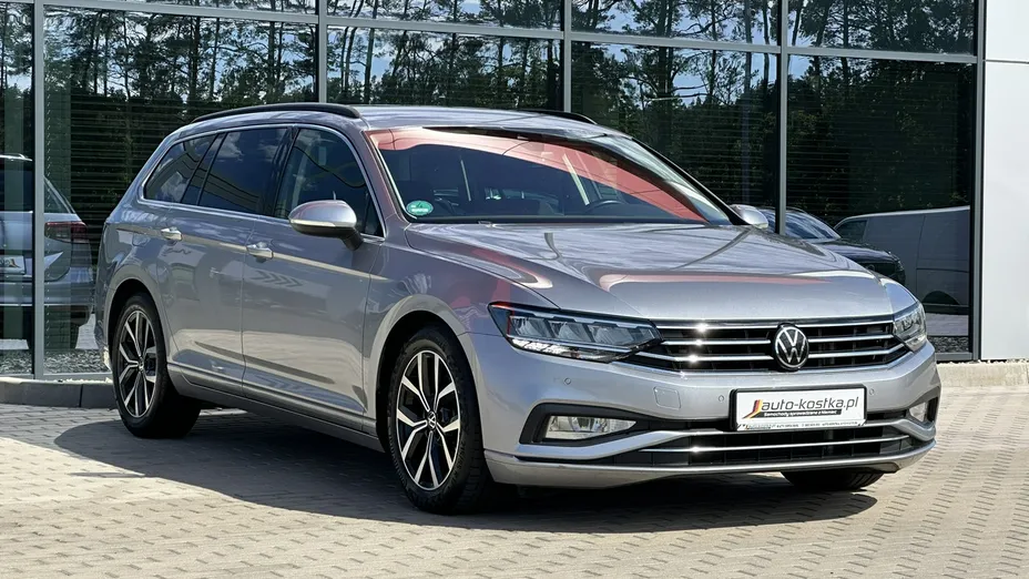 VOLKSWAGEN Passat -