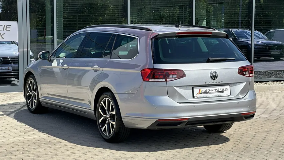 VOLKSWAGEN Passat -