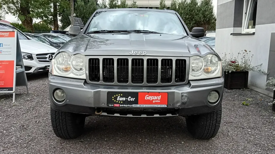 JEEP Cherokee -