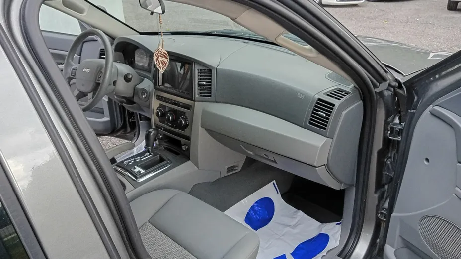 JEEP Cherokee -