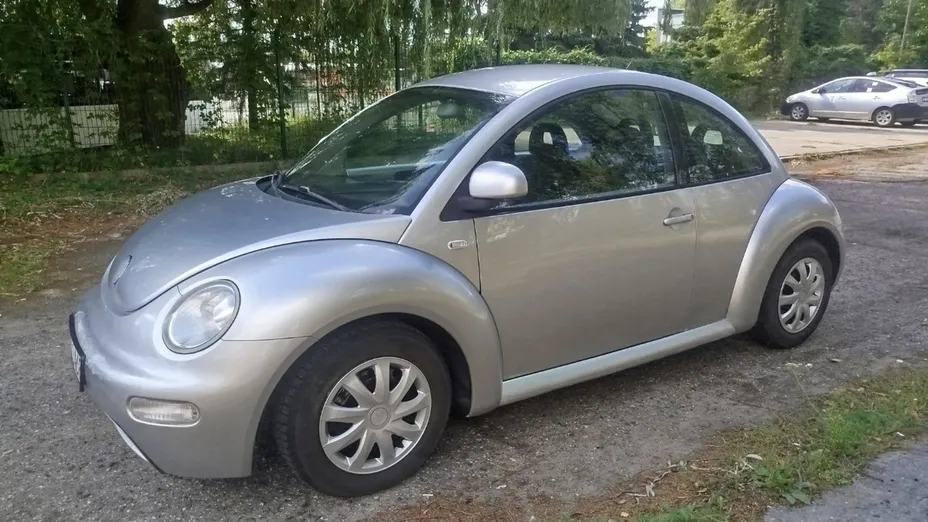 VOLKSWAGEN New Beetle -
