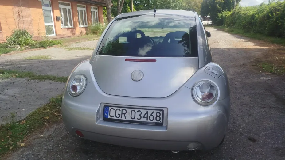VOLKSWAGEN New Beetle -