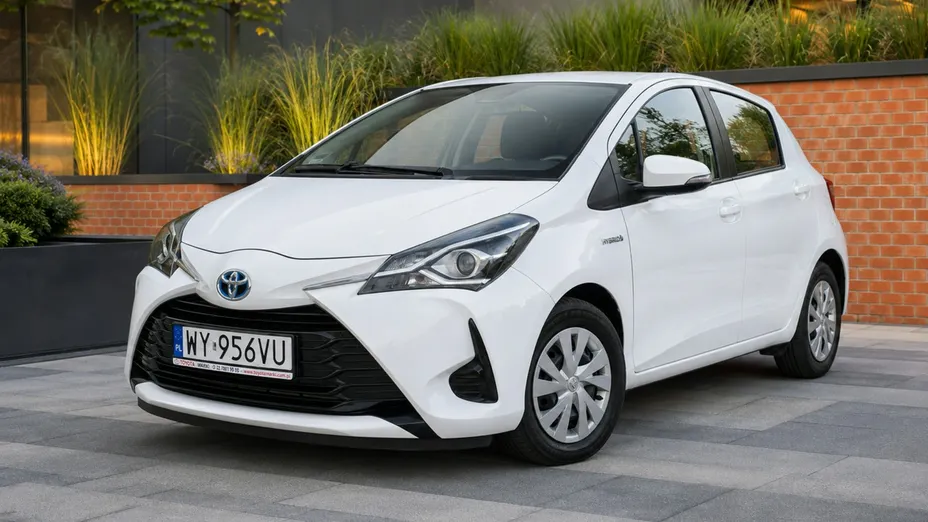 TOYOTA Yaris -