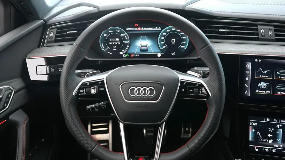 AUDI Q8 -