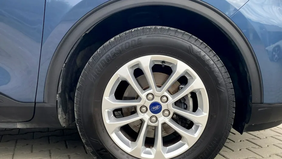 FORD Kuga -