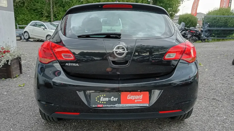 OPEL Astra -