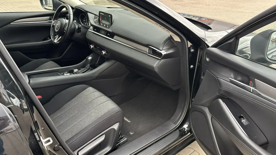 MAZDA 6 -