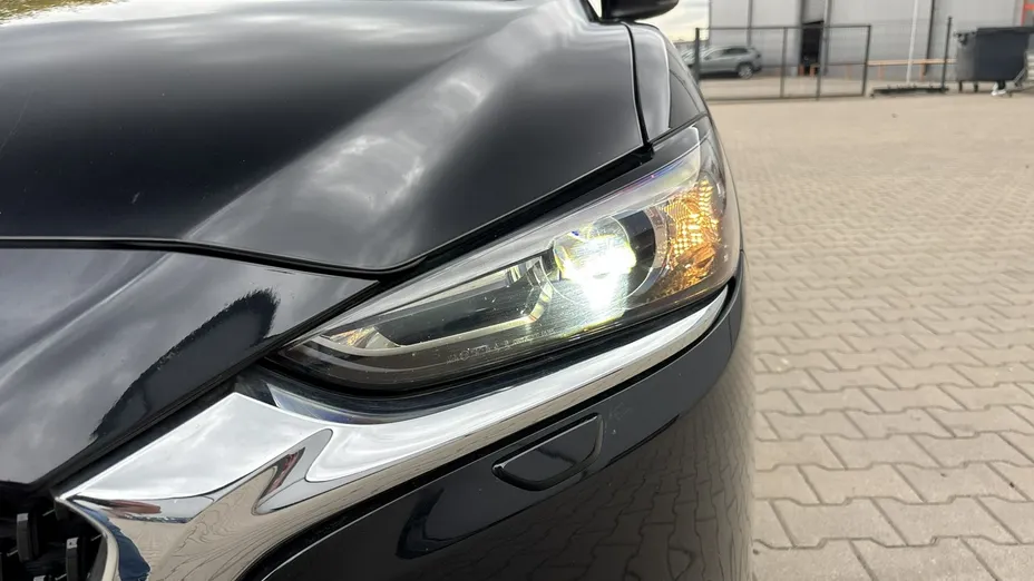 MAZDA 6 -
