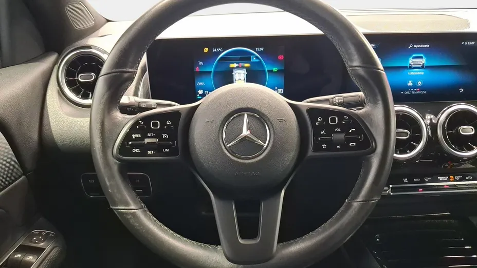 MERCEDES-BENZ GLB -