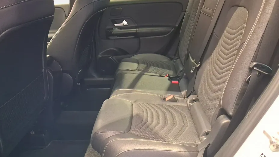MERCEDES-BENZ GLB -