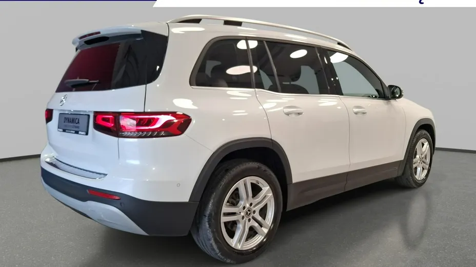 MERCEDES-BENZ GLB -