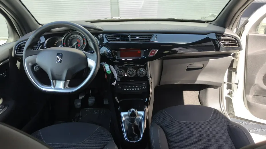 CITROEN DS3 -