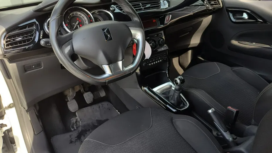 CITROEN DS3 -