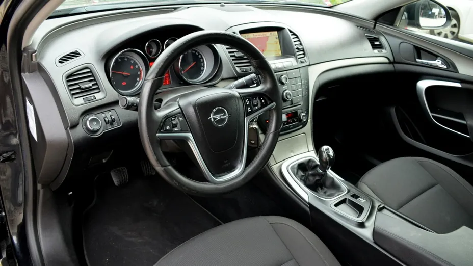 OPEL Insignia -