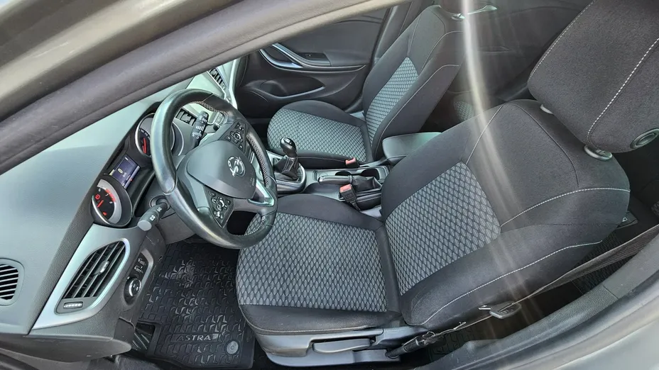 OPEL Astra -