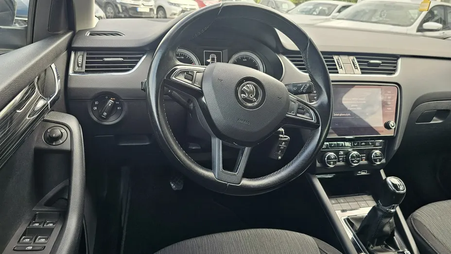 SKODA Octavia -