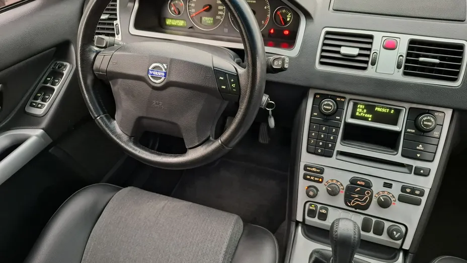 VOLVO XC90 -