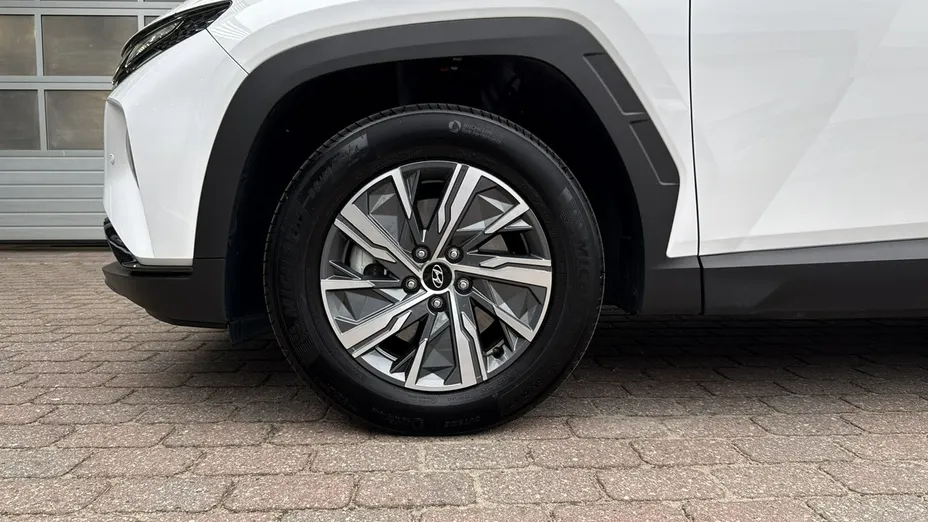 HYUNDAI Tucson -