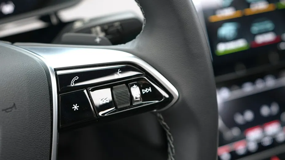 AUDI Q8 Sportback e-tron -