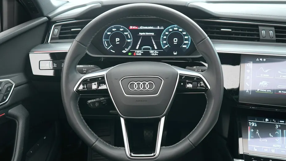 AUDI Q8 Sportback e-tron -