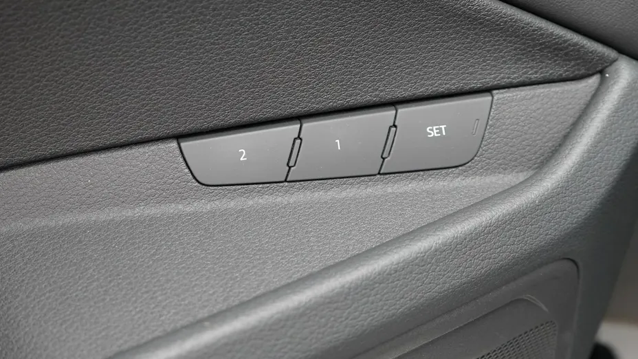 AUDI Q8 Sportback e-tron -