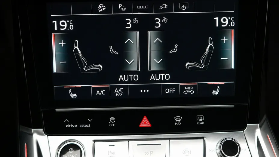 AUDI Q8 Sportback e-tron -