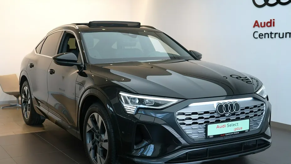 AUDI Q8 Sportback e-tron -