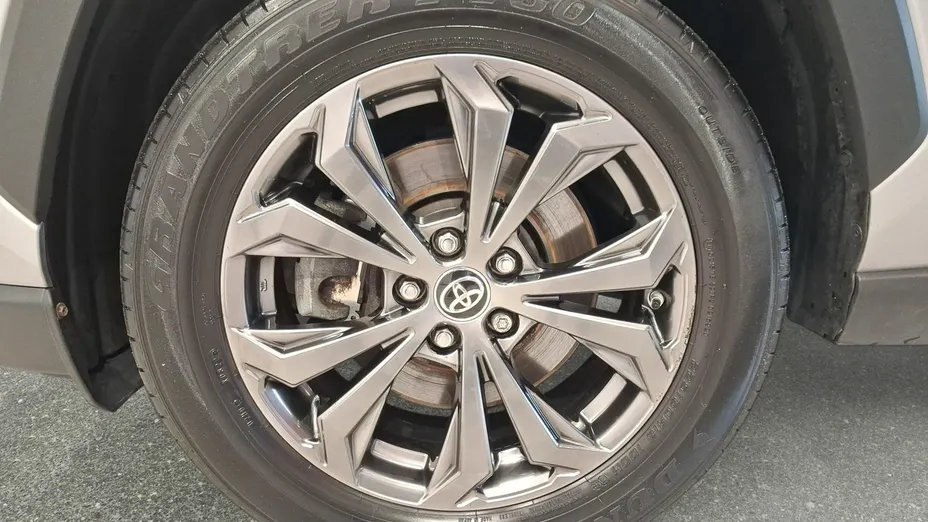 TOYOTA RAV4 -