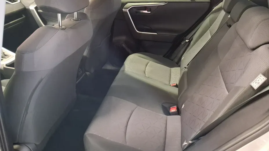 TOYOTA RAV4 -
