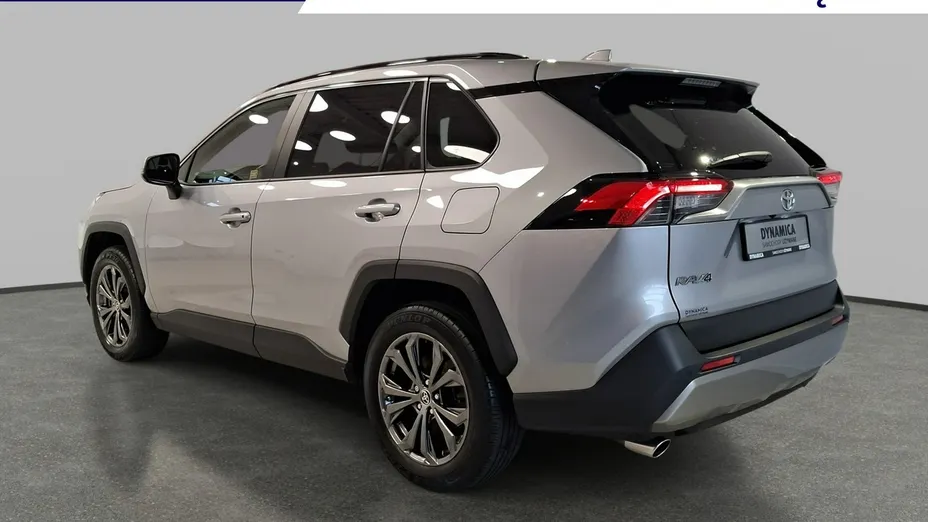 TOYOTA RAV4 -