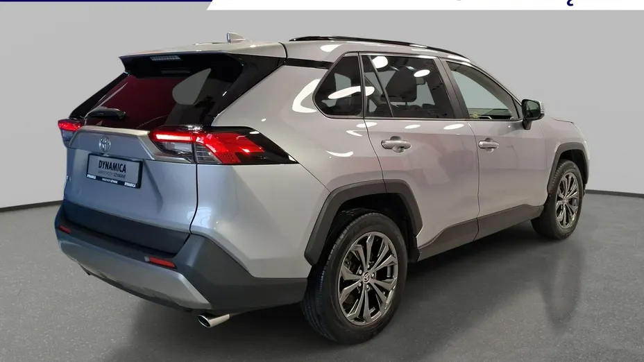 TOYOTA RAV4 -