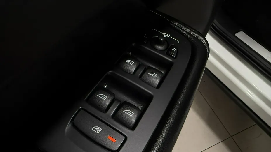 VOLVO XC60 -