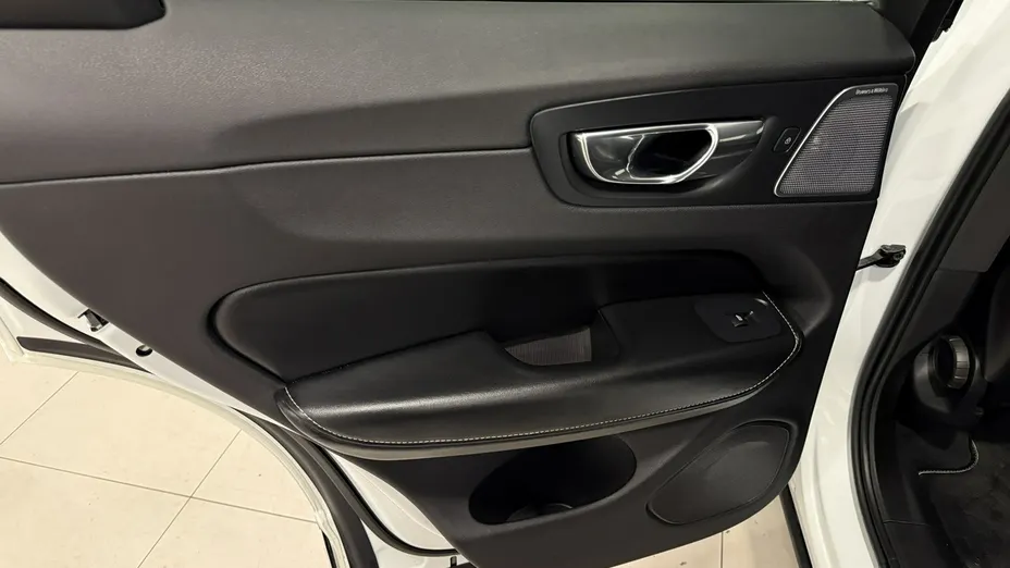 VOLVO XC60 -