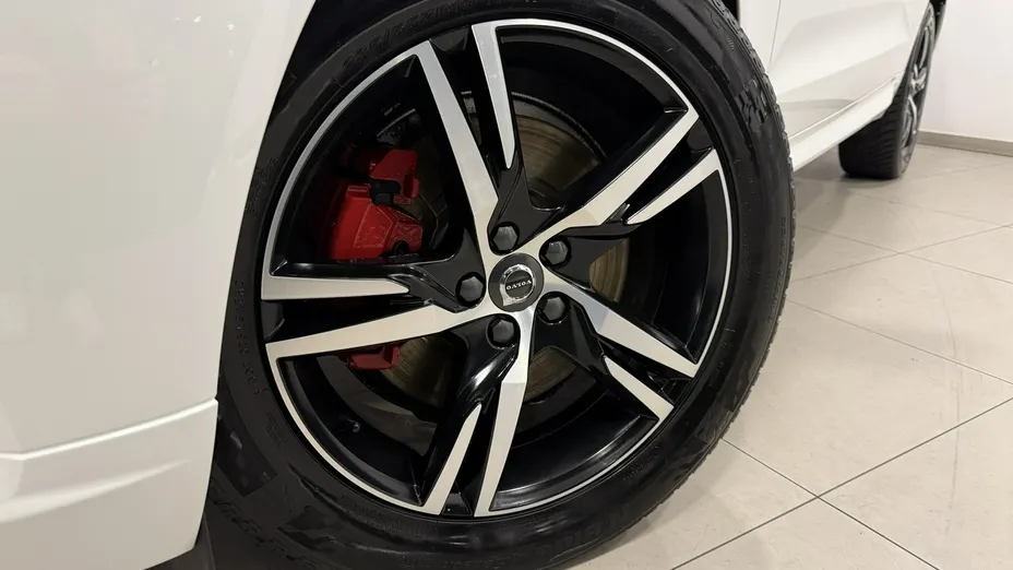 VOLVO XC60 -