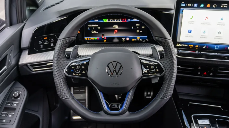 VOLKSWAGEN Golf -
