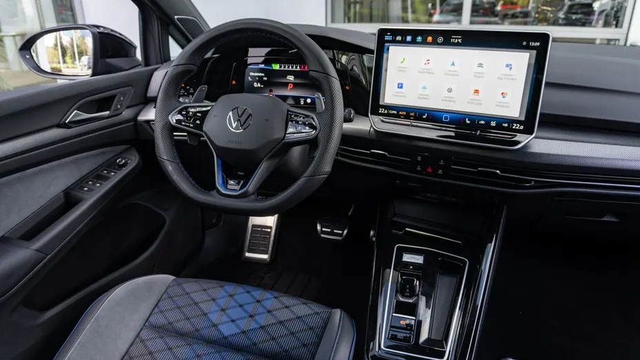 VOLKSWAGEN Golf -