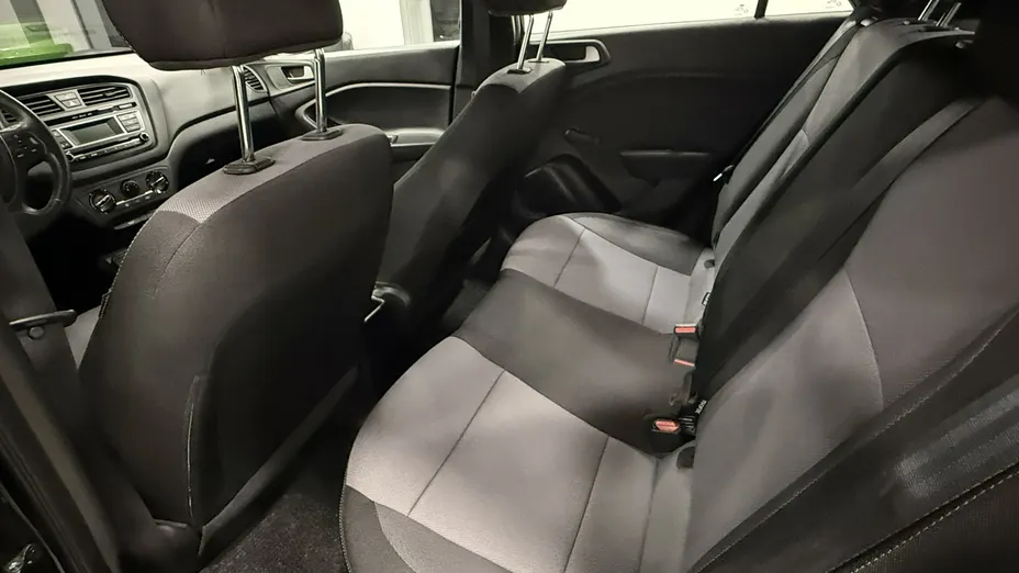 HYUNDAI i20 -
