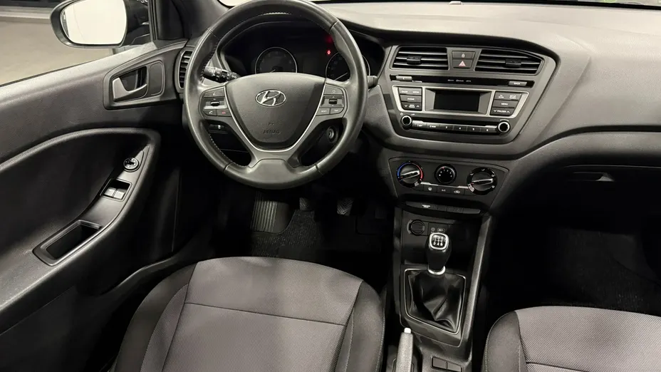 HYUNDAI i20 -