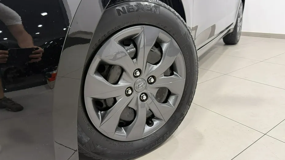 HYUNDAI i20 -
