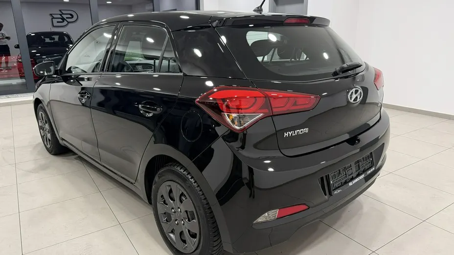 HYUNDAI i20 -