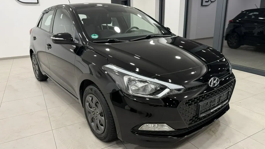 HYUNDAI i20 -
