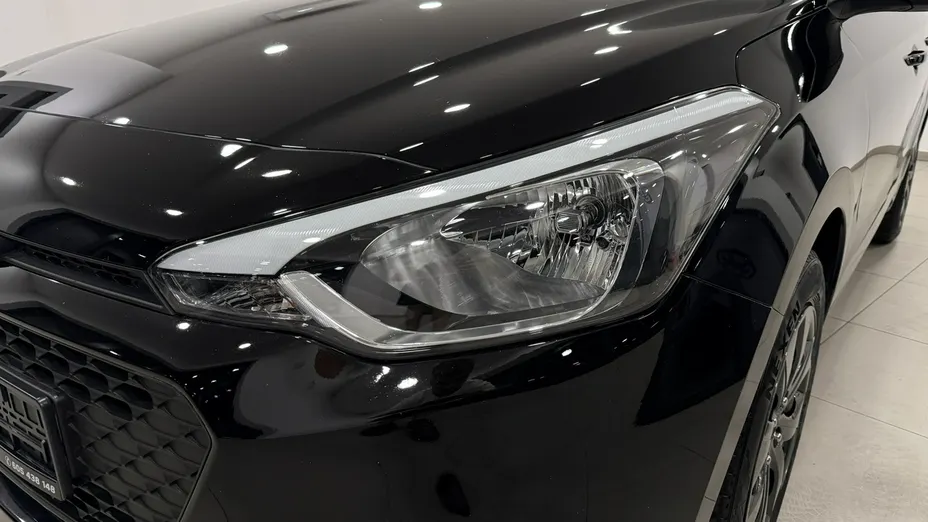 HYUNDAI i20 -
