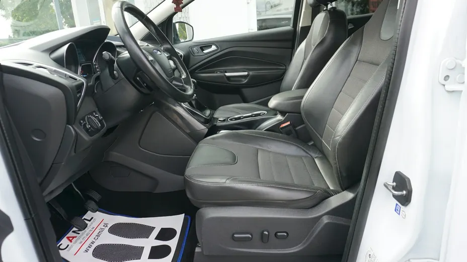FORD Kuga -