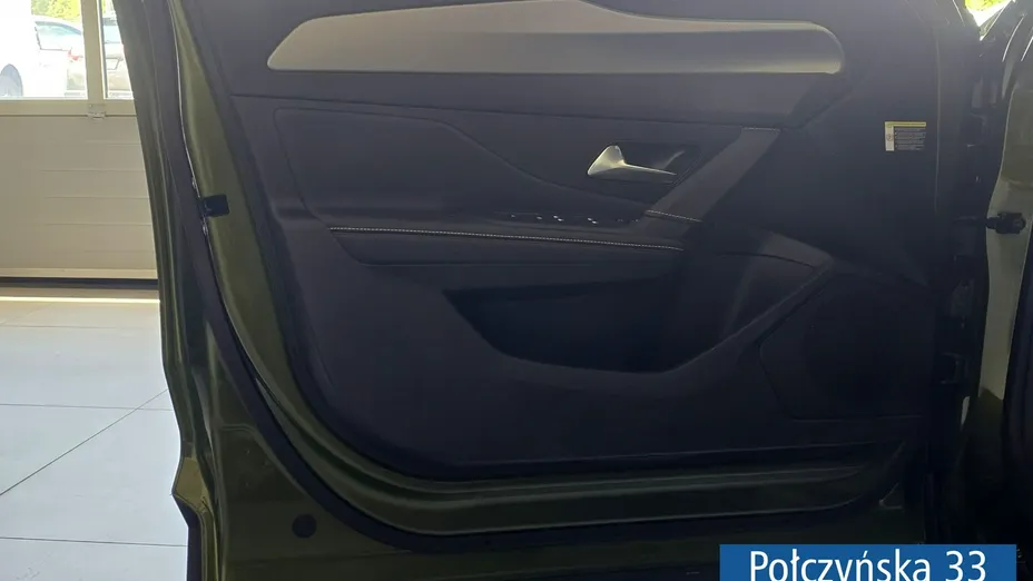 PEUGEOT 408 -