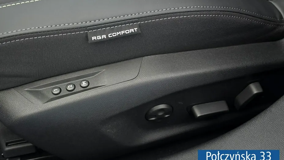 PEUGEOT 408 -