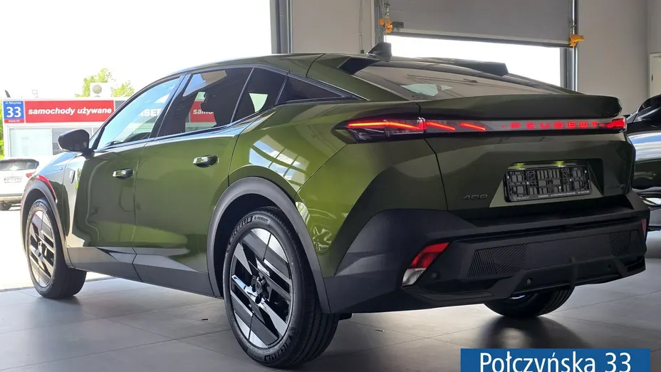 PEUGEOT 408 -