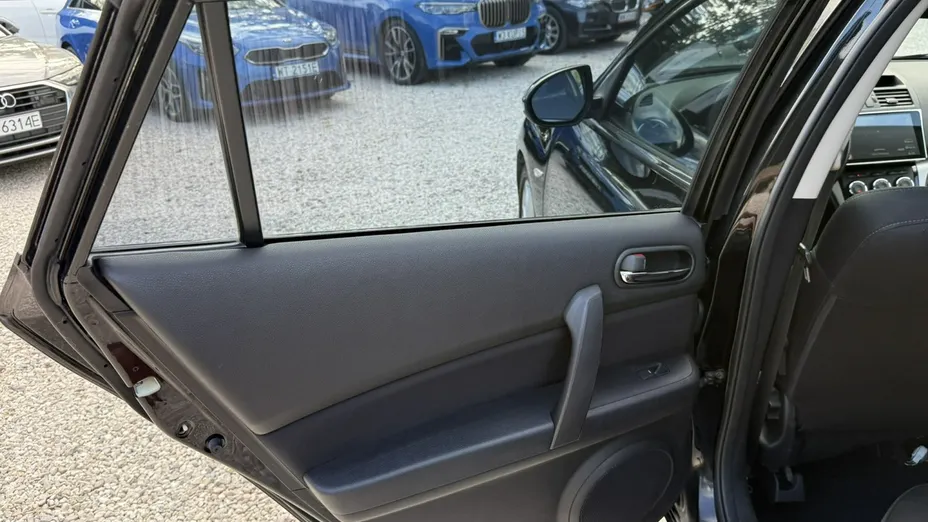 MAZDA 6 -