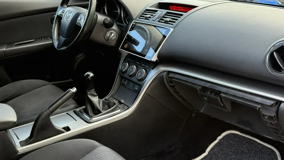 MAZDA 6 -