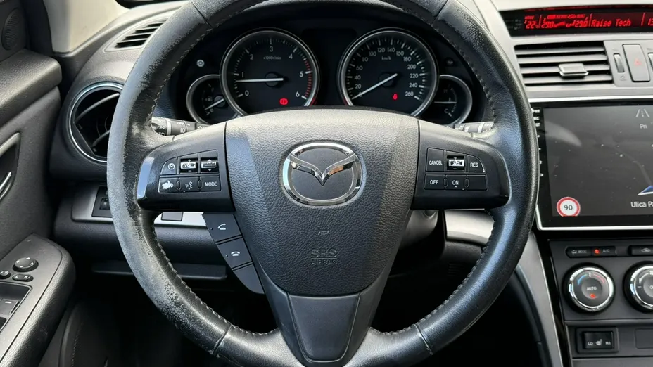 MAZDA 6 -