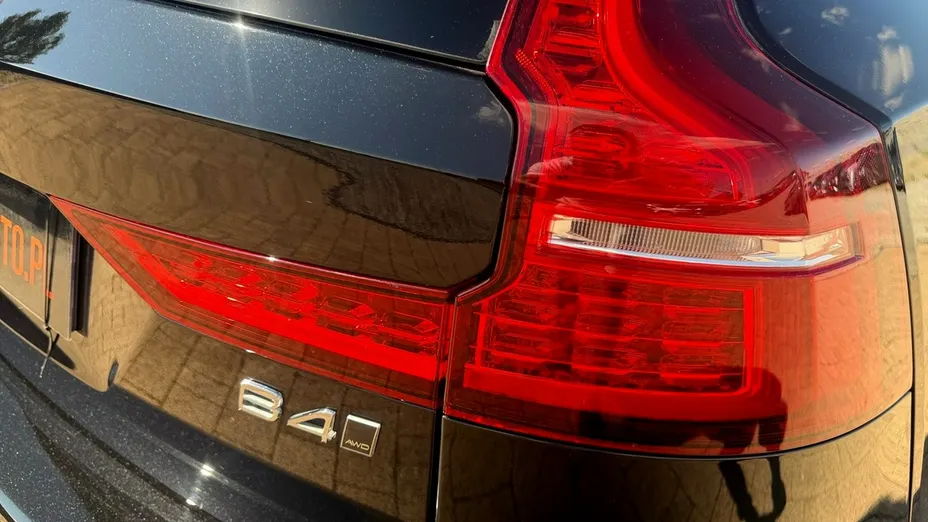 VOLVO V60 -